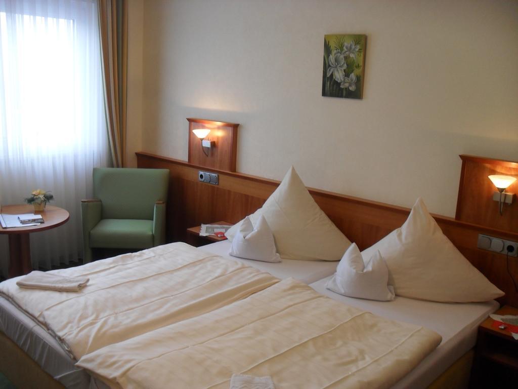Hotel Reichsschenke Zum Ritter Gotz "Garni" Kröv Pokoj fotografie