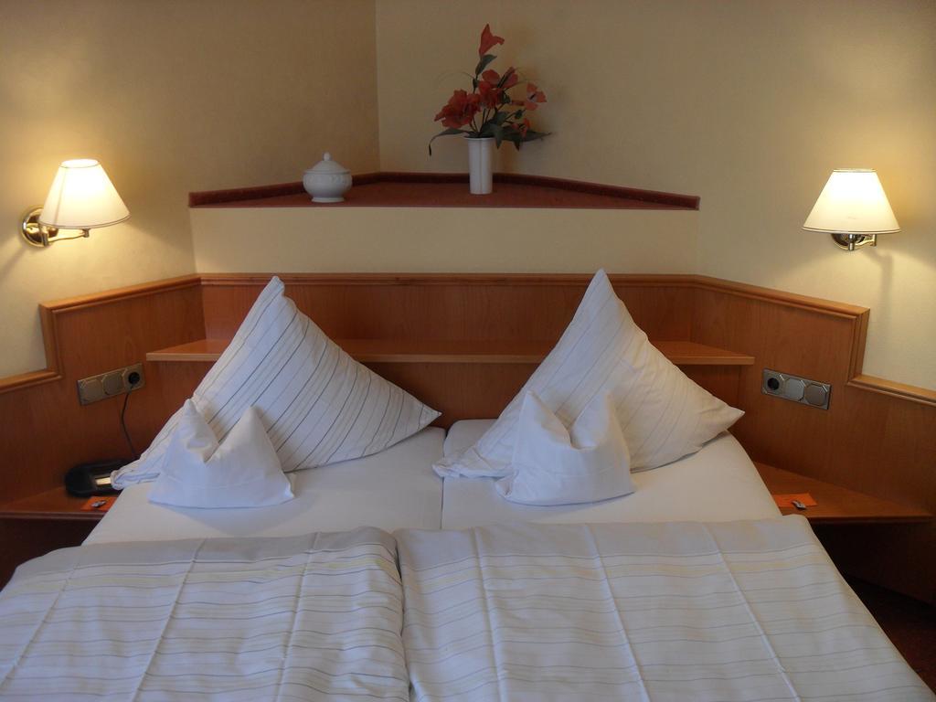 Hotel Reichsschenke Zum Ritter Gotz "Garni" Kröv Pokoj fotografie