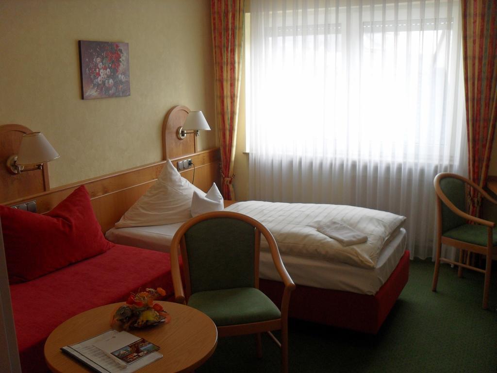 Hotel Reichsschenke Zum Ritter Gotz "Garni" Kröv Pokoj fotografie